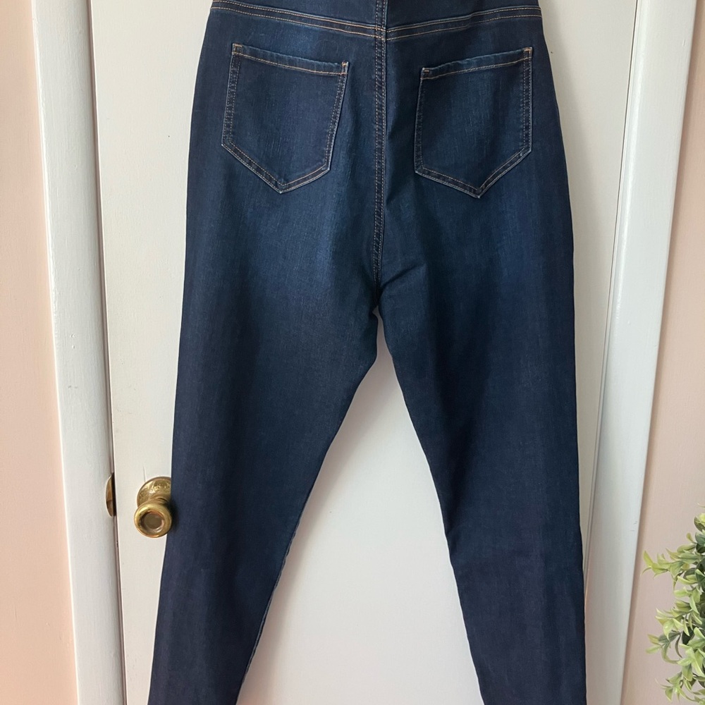 💥 3 for $15 Rafaella Women's Deep Indigo Jeggings - Picture 2 of 4